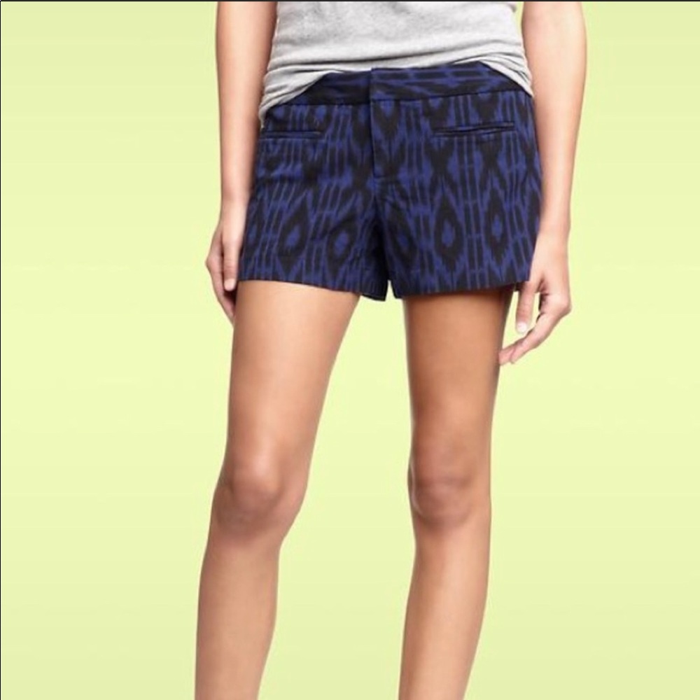Gap size 6 ikat shorts